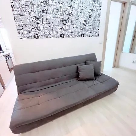 Apartment Very Nice Flats With Balcony And Close To The Metro